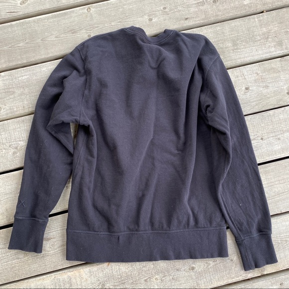 RARE Uniqlo KAWS x PEANUTS Snoopy Skateboard Crewneck Sweater - Picture 4 of 4